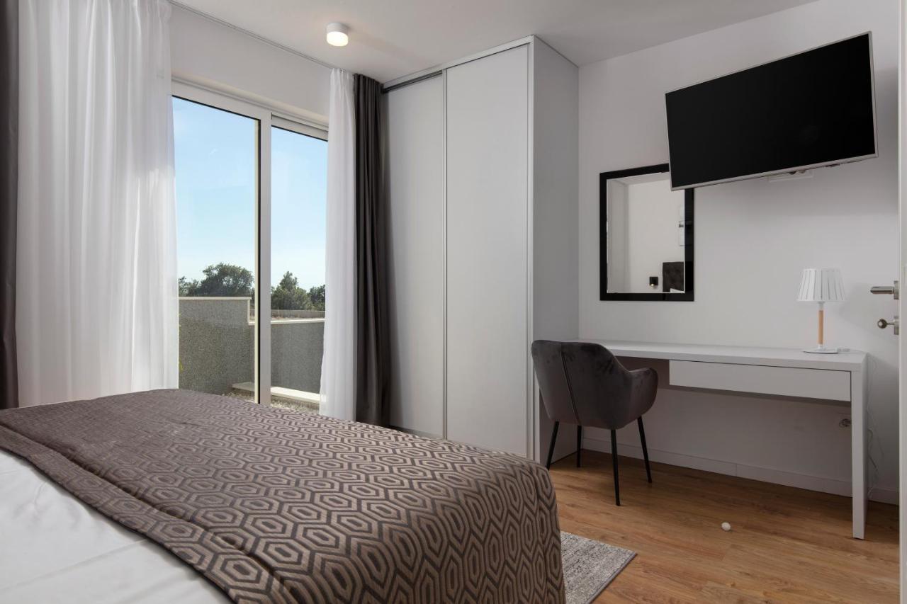 Villa Le Soleil โรกอซนิซา ภายนอก รูปภาพ