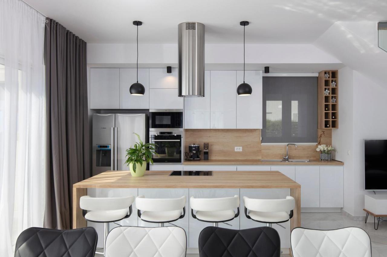Villa Le Soleil โรกอซนิซา ภายนอก รูปภาพ