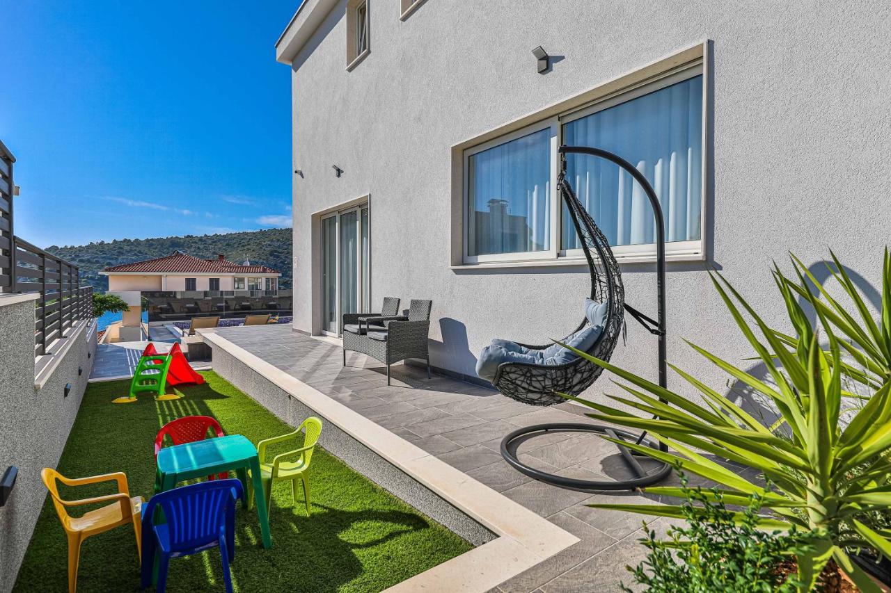 Villa Le Soleil โรกอซนิซา ภายนอก รูปภาพ
