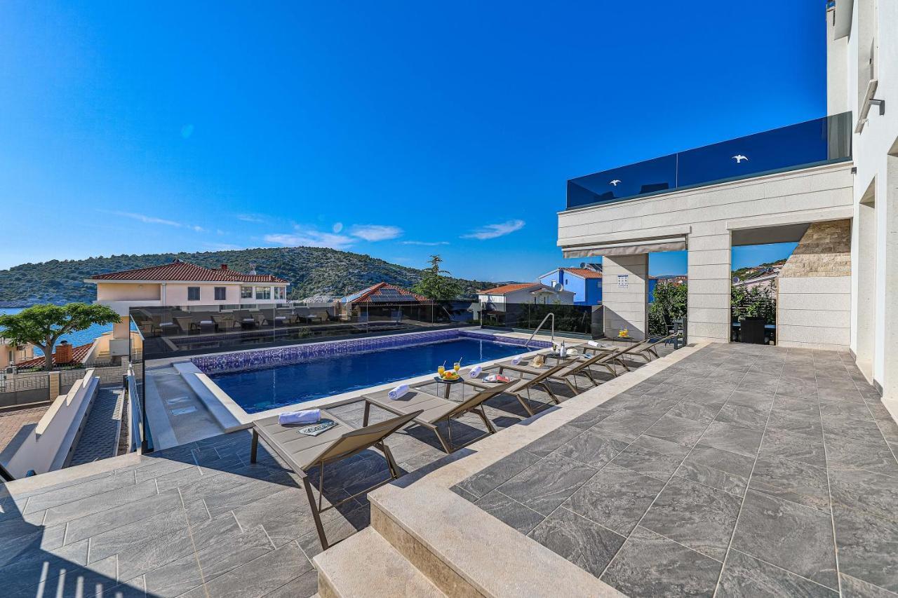 Villa Le Soleil โรกอซนิซา ภายนอก รูปภาพ