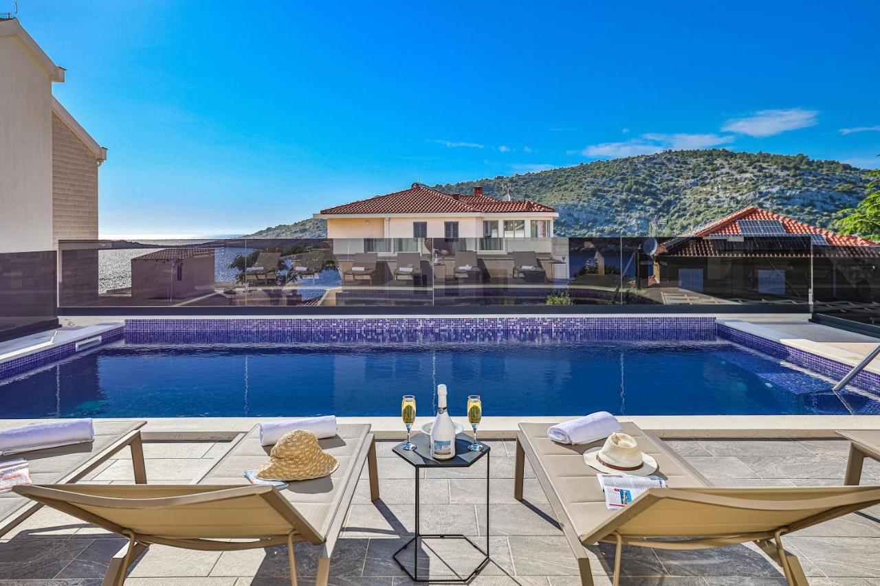 Villa Le Soleil โรกอซนิซา ภายนอก รูปภาพ