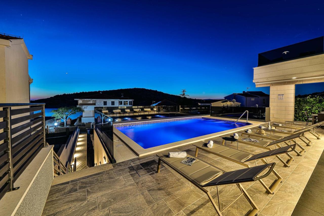 Villa Le Soleil โรกอซนิซา ภายนอก รูปภาพ