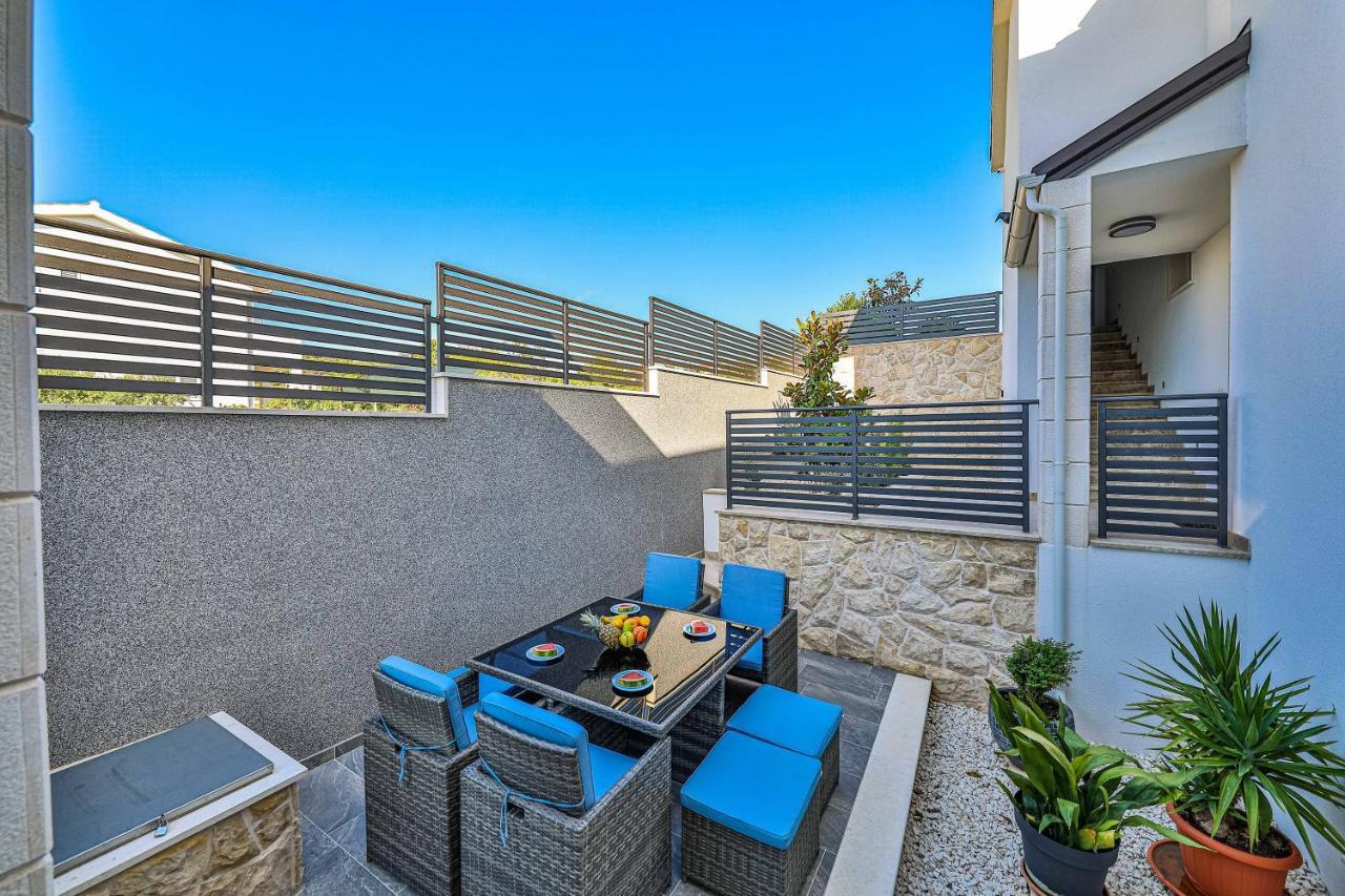 Villa Le Soleil โรกอซนิซา ภายนอก รูปภาพ