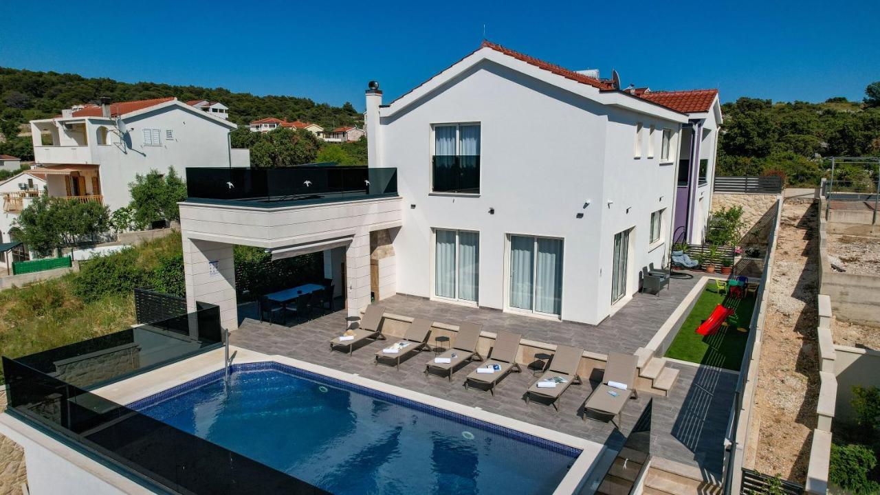 Villa Le Soleil โรกอซนิซา ภายนอก รูปภาพ
